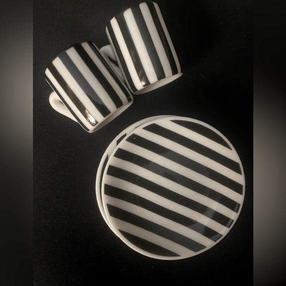 Rare Mini Vintage American Girl Set of 2 Porcelain Tea Cups & 2 Saucers 2006 - Picture 3 of 4